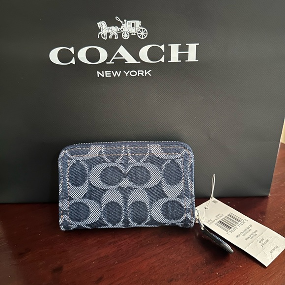 NWT Coach Essential Small Zip Around Card Case In Signature Denim - Picture 4 of 10